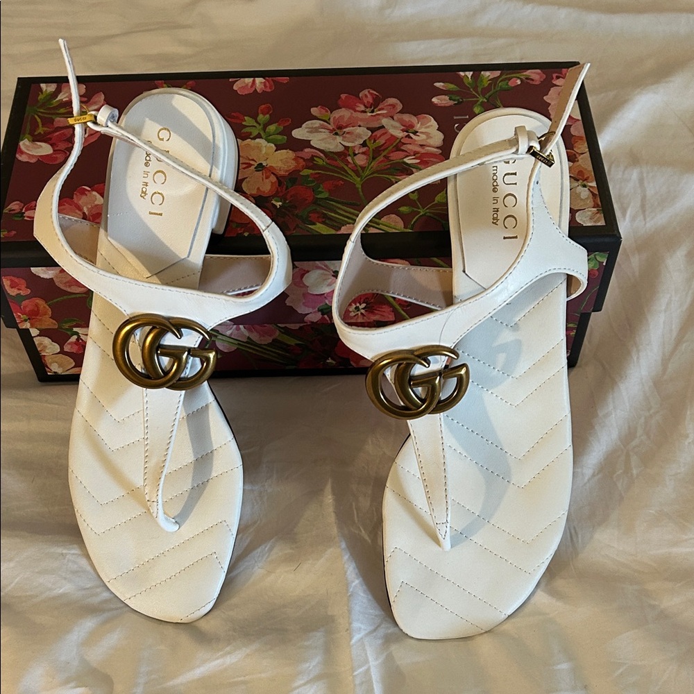 Gucci White Leather Sandals with Gold Accents